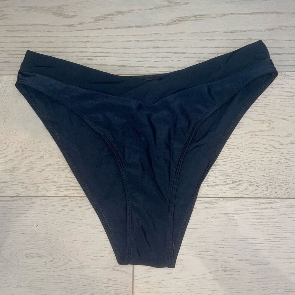 Black swimsuit bottoms, never worn!